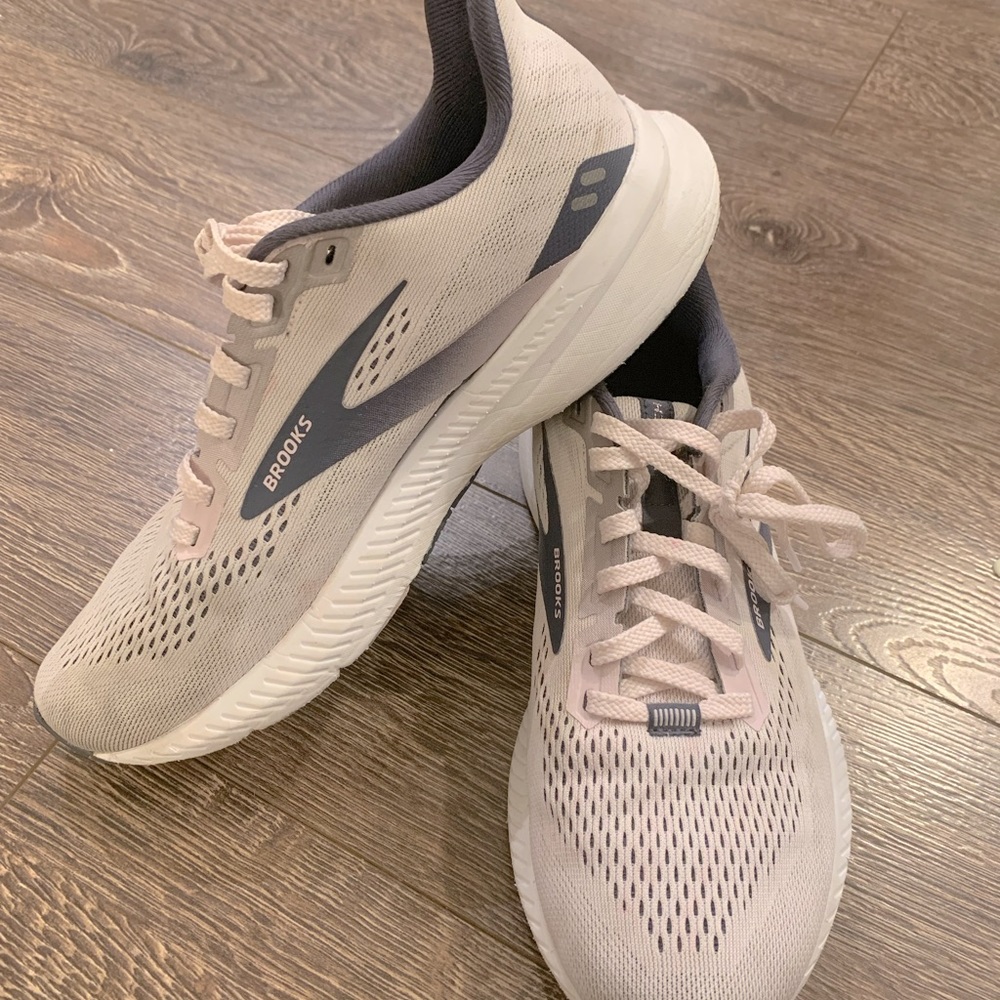 Brooks Launch 8